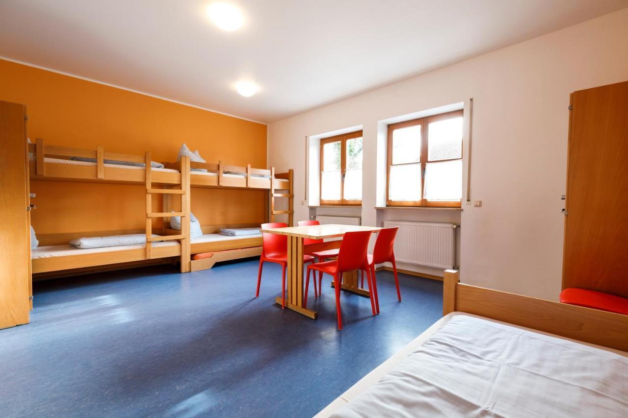 Jugendherberge Regensburg Auberge de jeunesse *